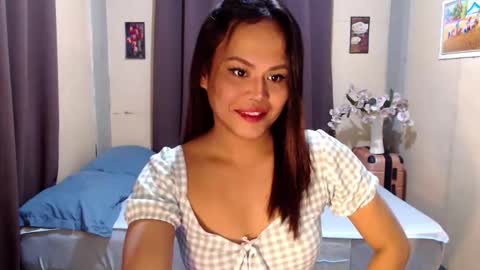 Snapshot of hot_babe0802 chatting on September 24, 2025, 10:29 am HANNA online show from September 24, 2025, 10:29 am