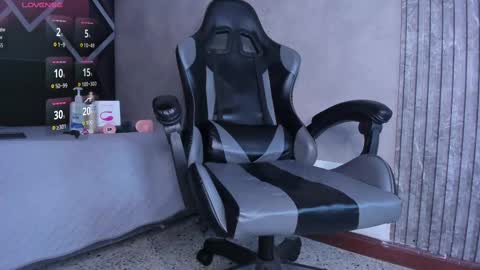 Snapshot of hot_boy_04 chatting on October 3, 2025, 2:03 pm hot boy 04 online show from October 3, 2025, 2:03 pm