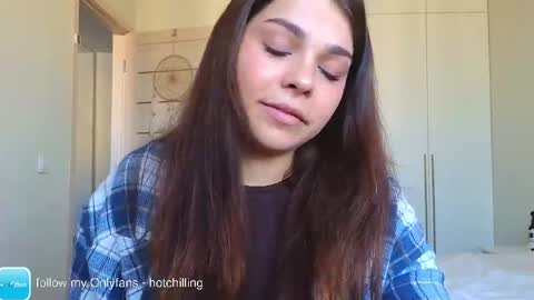 Snapshot of hot_chill__ chatting on March 30, 2026, 2:40 pm LiluCaroline online show from March 30, 2026, 2:40 pm