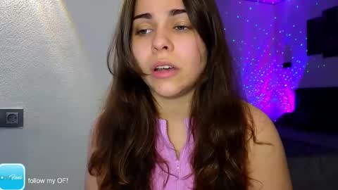 Snapshot of hot_chill__ chatting on May 6, 2026, 3:17 pm LiluCaroline online show from May 6, 2026, 3:17 pm