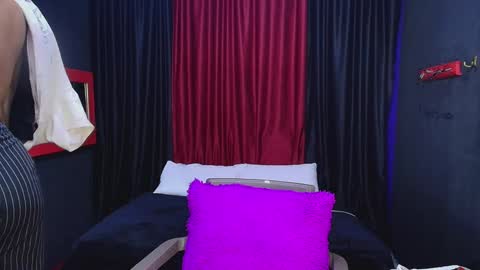 Snapshot of hot_chocolate_4u chatting on December 4, 2024, 12:03 pm hot chocolate 4u online show from December 4, 2024, 12:03 pm