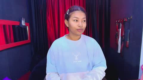 Snapshot of hot_chocolate_4u chatting on December 18, 2024, 11:13 am hot chocolate 4u online show from December 18, 2024, 11:13 am