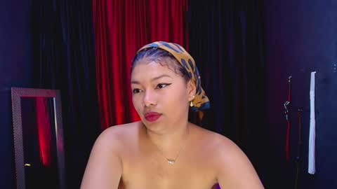 Snapshot of hot_chocolate_4u chatting on February 1, 2025, 6:29 pm hot chocolate 4u online show from February 1, 2025, 6:29 pm