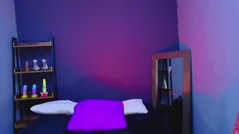 Snapshot of hot_chocolate_4u chatting on February 4, 2025, 12:00 pm hot chocolate 4u online show from February 4, 2025, 12:00 pm