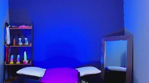 Snapshot of hot_chocolate_4u chatting on February 4, 2025, 3:04 pm hot chocolate 4u online show from February 4, 2025, 3:04 pm