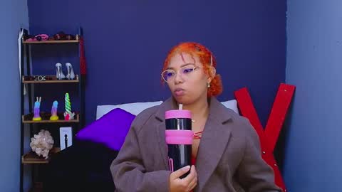 Snapshot of hot_chocolate_4u chatting on February 15, 2025, 12:37 am hot chocolate 4u online show from February 15, 2025, 12:37 am