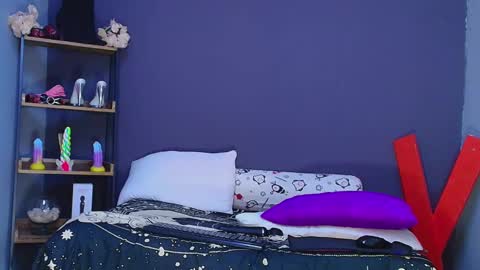 Snapshot of hot_chocolate_4u chatting on February 22, 2025, 6:19 pm hot chocolate 4u online show from February 22, 2025, 6:19 pm