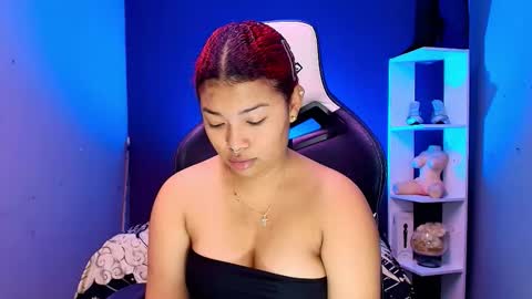 Snapshot of hot_chocolate_4u chatting on September 15, 2025, 12:05 pm hot chocolate 4u online show from September 15, 2025, 12:05 pm