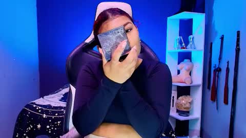 Snapshot of hot_chocolate_4u chatting on September 17, 2025, 12:18 pm hot chocolate 4u online show from September 17, 2025, 12:18 pm