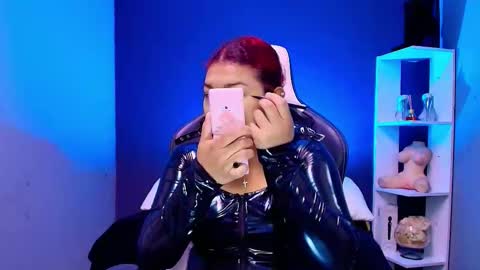 Snapshot of hot_chocolate_4u chatting on September 22, 2025, 12:18 pm hot chocolate 4u online show from September 22, 2025, 12:18 pm