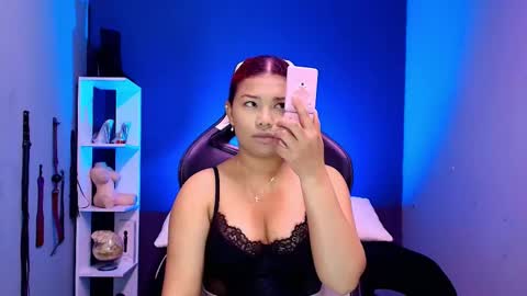 Snapshot of hot_chocolate_4u chatting on September 23, 2025, 12:08 pm hot chocolate 4u online show from September 23, 2025, 12:08 pm