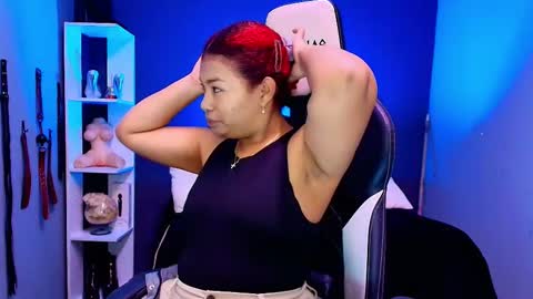 Snapshot of hot_chocolate_4u chatting on September 24, 2025, 12:08 pm hot chocolate 4u online show from September 24, 2025, 12:08 pm