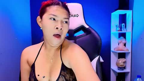 Snapshot of hot_chocolate_4u chatting on October 1, 2025, 12:00 pm hot chocolate 4u online show from October 1, 2025, 12:00 pm