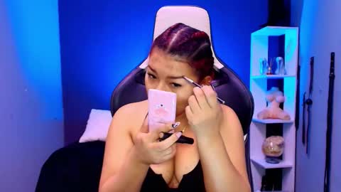 Snapshot of hot_chocolate_4u chatting on October 3, 2025, 12:24 pm hot chocolate 4u online show from October 3, 2025, 12:24 pm