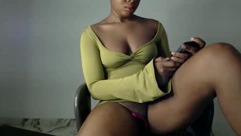 sonia  mis choco online show from December 13, 2024, 4:22 am