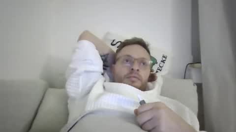 hot_chris1989 online show from February 14, 2026, 6:04 pm