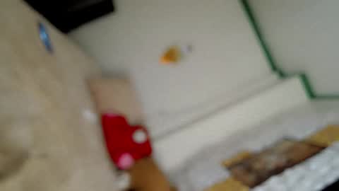 its me CLAUDIA online show from February 4, 2025, 2:39 am