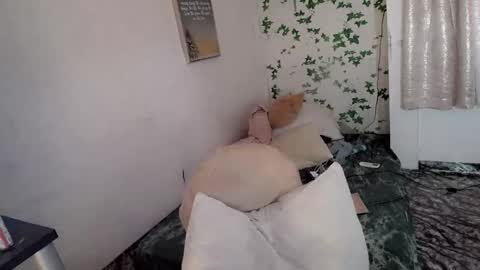 its me CLAUDIA online show from October 9, 2025, 7:28 am