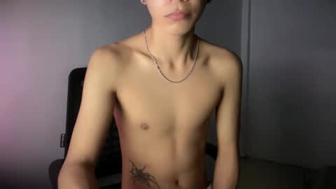 Snapshot of hot_cuteboy02 chatting on October 6, 2025, 7:17 am Kim online show from October 6, 2025, 7:17 am