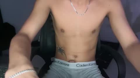 Snapshot of hot_cuteboy02 chatting on November 3, 2025, 5:52 am Kim online show from November 3, 2025, 5:52 am