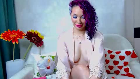 Snapshot of hot_darina chatting on April 19, 2026, 3:17 am Darina online show from April 19, 2026, 3:17 am