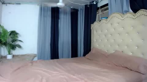 hot_fucker_ online show from December 1, 2025, 6:51 am