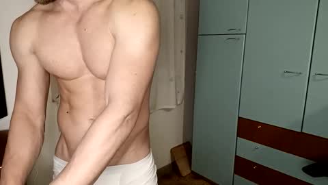 hot_italianboy online show from October 31, 2025, 12:00 am