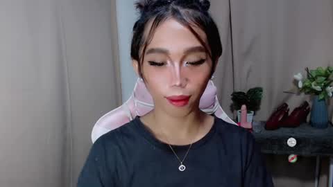 Khianna online show from May 6, 2026, 12:32 pm