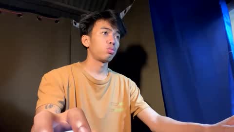 hot_kianxx online show from October 9, 2025, 1:31 pm