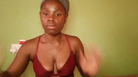 hot_latifah online show from November 4, 2025, 12:26 pm