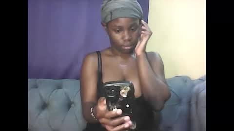Snapshot of hot_latifah chatting on May 20, 2026, 7:36 am hot_latifah online show from May 20, 2026, 7:36 am
