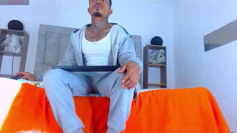 SEXY COUPLE  online show from February 2, 2026, 12:48 pm