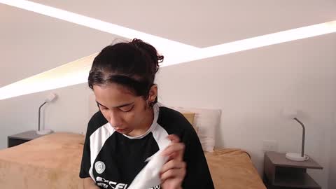 Alana online show from December 6, 2024, 8:40 pm