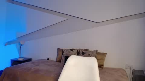 Alana online show from November 7, 2025, 9:48 pm