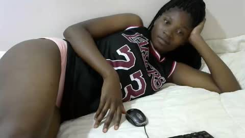 LONNAH online show from February 6, 2025, 6:56 pm