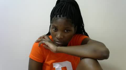 LONNAH online show from February 11, 2025, 9:46 pm