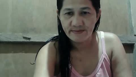 hotmama online show from March 12, 2025, 9:12 am
