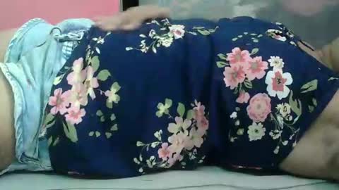 Snapshot of hot_mama09 chatting on September 27, 2025, 7:46 am hotmama online show from September 27, 2025, 7:46 am