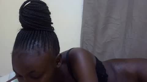 hot_melanie1 online show from May 6, 2026, 6:02 pm