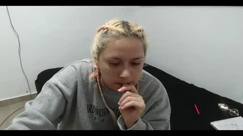 Mia online show from January 11, 2025, 11:35 pm