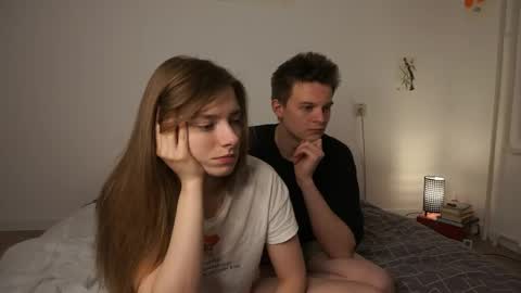 Sara and Sam online show from April 22, 2026, 8:54 pm