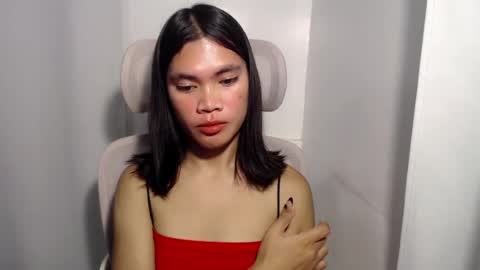 Snapshot of hot_pauline chatting on July 22, 2026, 10:45 pm hot_pauline online show from July 22, 2026, 10:45 pm