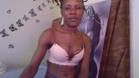 Snapshot of hot_petite100 chatting on October 28, 2025, 8:40 am hot petite100 online show from October 28, 2025, 8:40 am