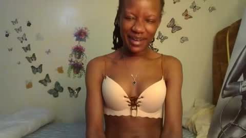 Snapshot of hot_petite100 chatting on October 29, 2025, 2:58 am hot petite100 online show from October 29, 2025, 2:58 am