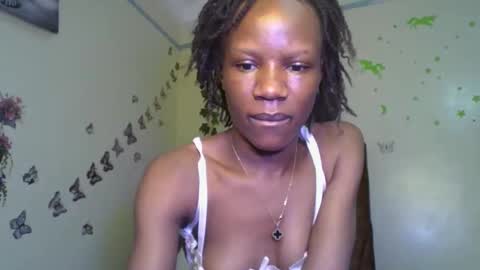 Snapshot of hot_petite100 chatting on November 3, 2025, 2:13 am hot petite100 online show from November 3, 2025, 2:13 am