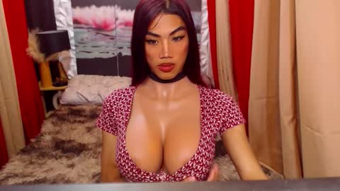 Julli Anna online show from December 15, 2025, 10:08 am