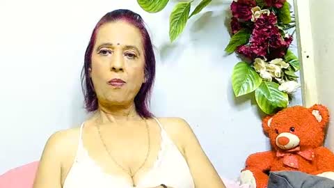 hot queen online show from June 23, 2026, 2:48 pm