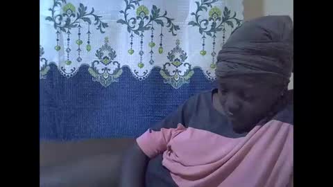 RAYLAH online show from January 7, 2026, 8:11 pm