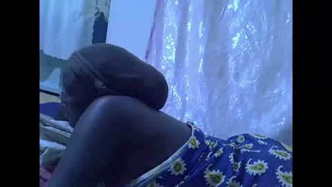 RAYLAH online show from February 11, 2026, 8:03 pm