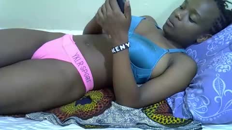 Hot rinah online show from May 4, 2026, 1:12 am